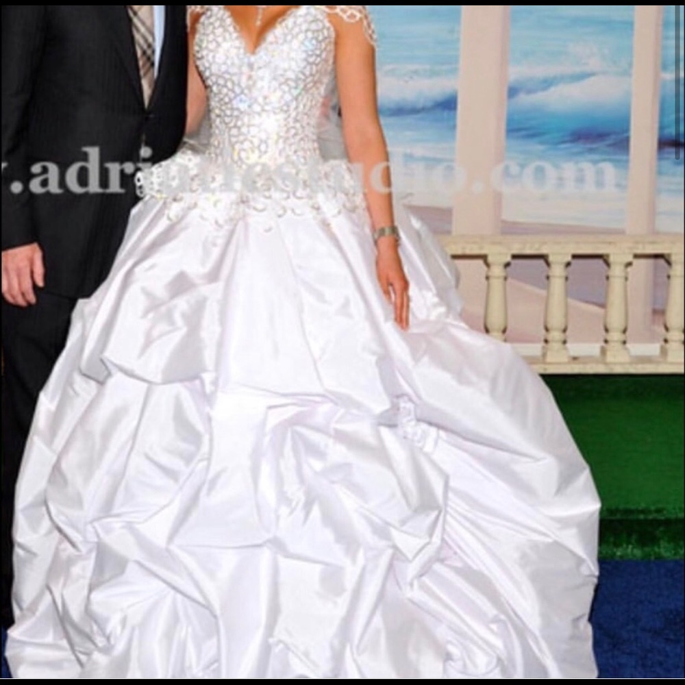 Ballgown Wedding dress with receipt attached - Picture 2 of 8